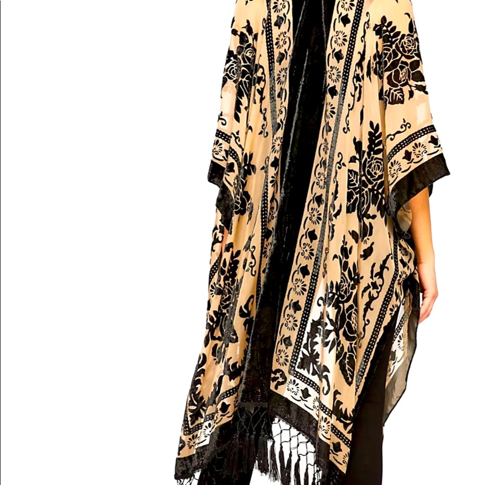FREE PEOPLE Nightbird Burnout Kimono in new condition 👘✨